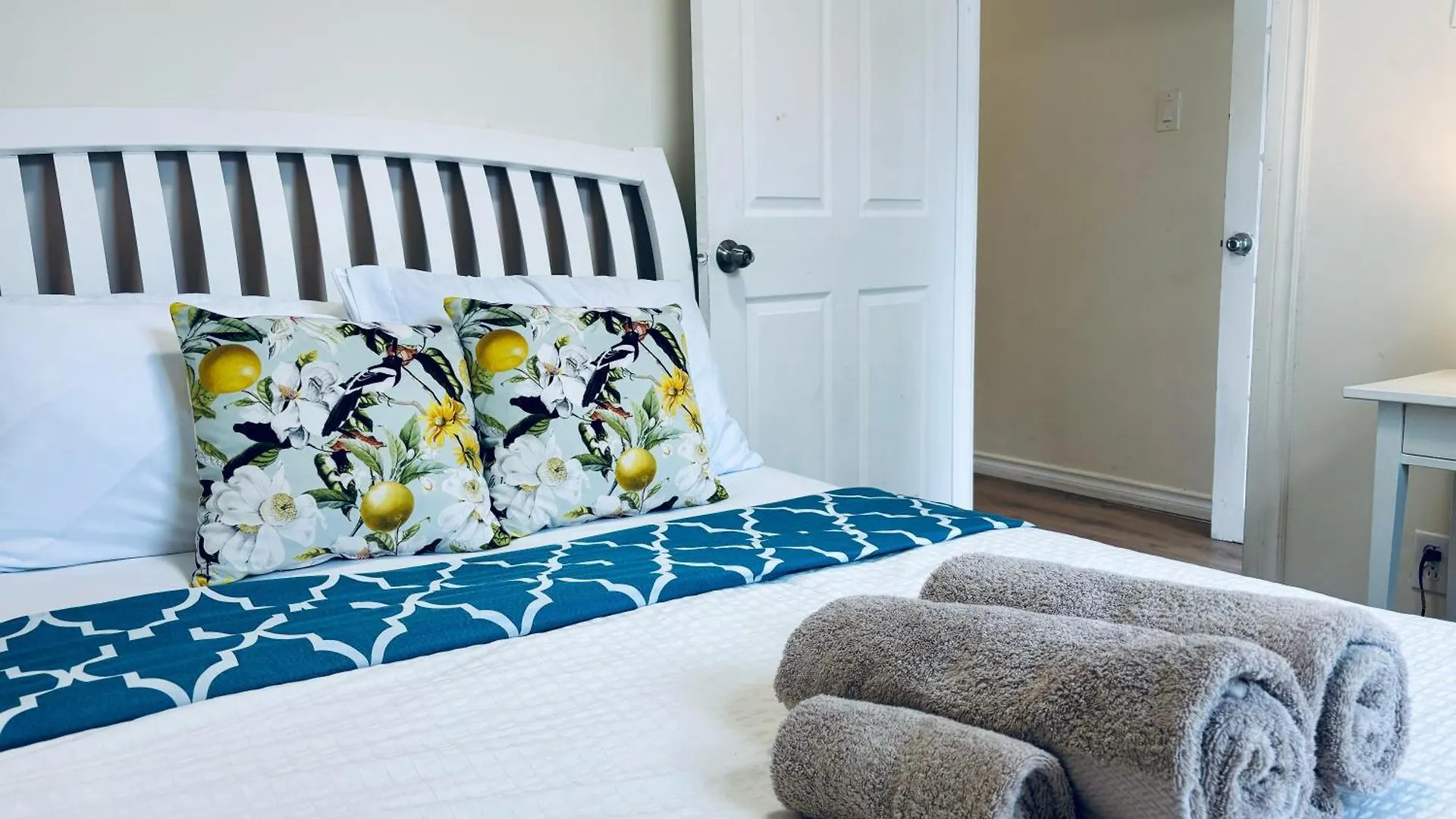 Plateau Luxe Loft - Two Bedroom Apartment Montreal 0*,  Canada